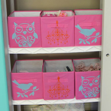 Nursery Closet Organization and Décor